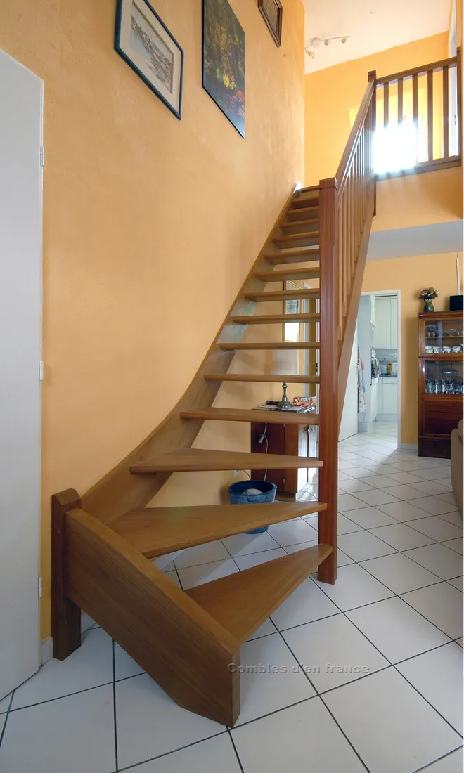 Escalier et mezzanine sur combles aménagés