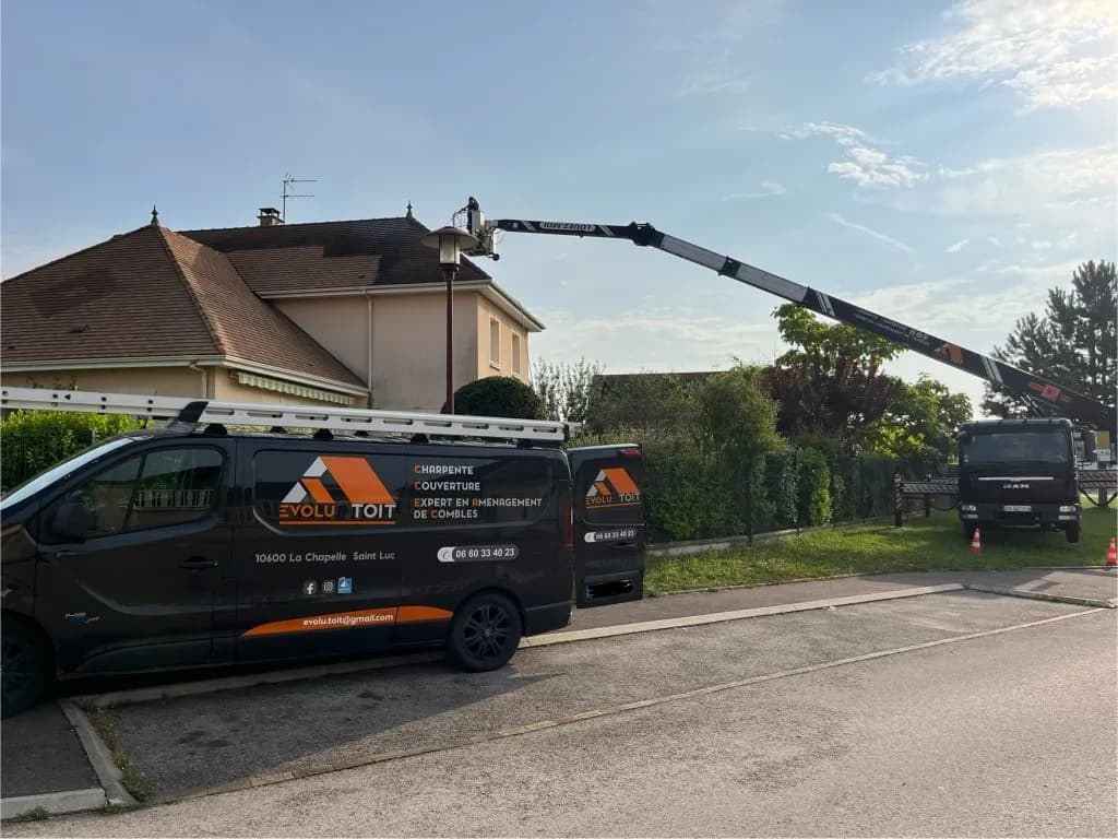 Entretien et démoussage de toiture par Evolu'Toit à Troyes